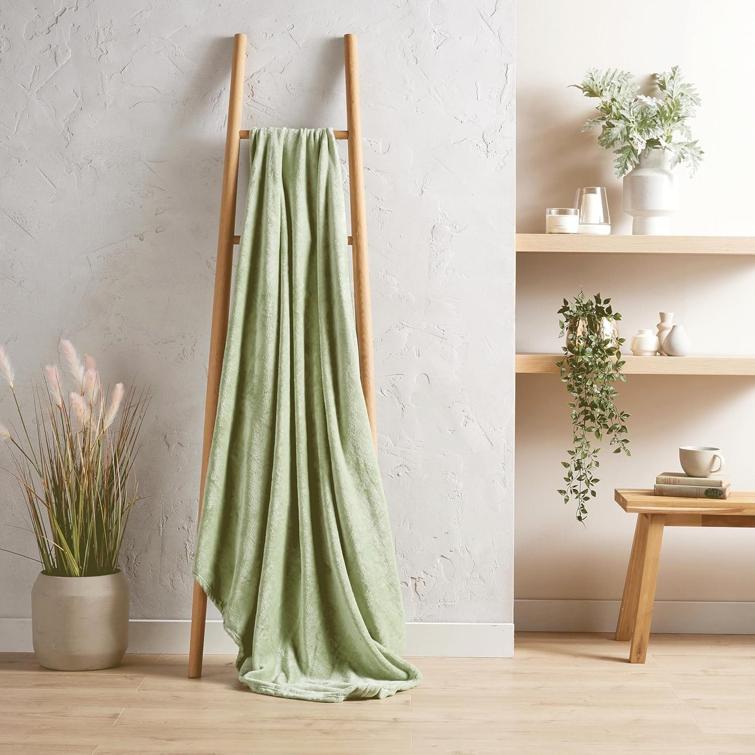 Ultra Soft Fleece Throw Blanket Lightweight - All Season